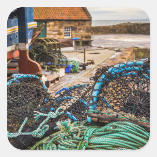 Pegatina Cuadrada Cuestas Y Ollas De Bogavante | Pittenweem, Escocia