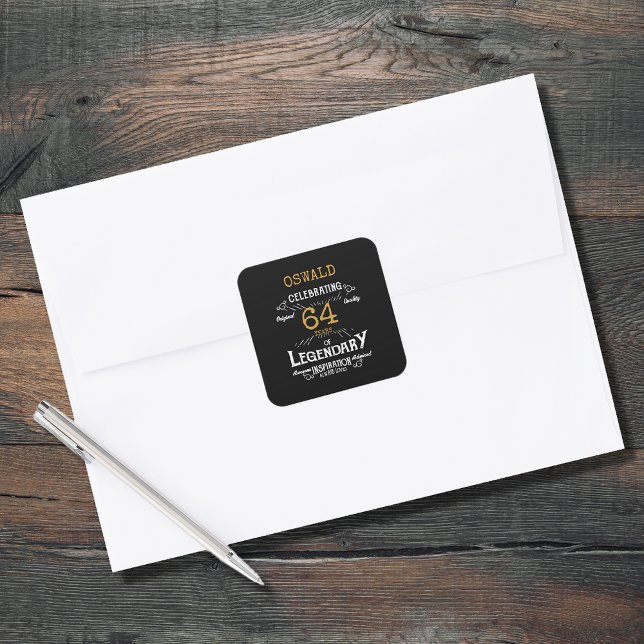 Pegatina Cuadrada Cumpleaños de cualquier edad negro dorado legendar (Personalized birthday stickers in black and gold. Any age and name.)