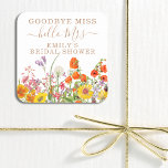 Pegatina Cuadrada Despedida floral a coloridas flores silvestres en<br><div class="desc">Hola Sra. Bridal Shower Gift Favor Pegatinas Labels presenta flores de campo de bonito en naranja, amarillo, morado y rosa sobre un fondo blanco con la información de su personalizado. Perfecto para su Fiesta especial de Hen, Bachelorette Party, Bridal Shower, Fiesta de Pamper, fin de semana de Bachelorette y celebración...</div>