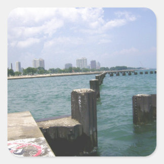 Pegatina Cuadrada Días perezosos en el muelle