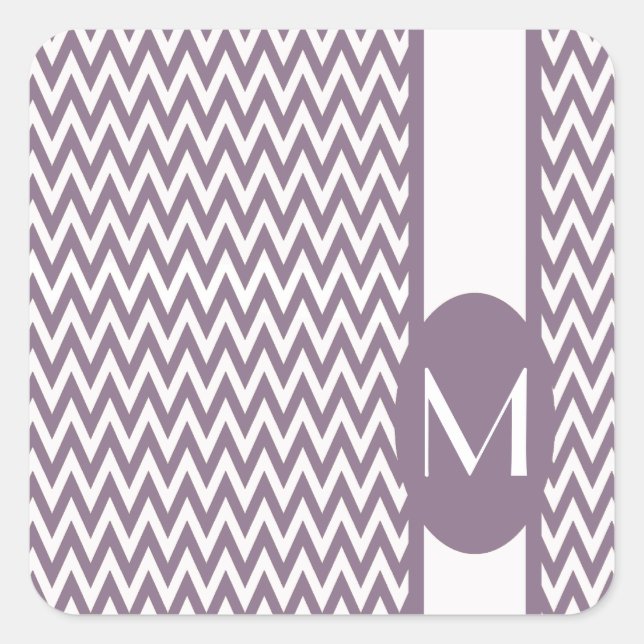 Pegatina Cuadrada Diseño elegante de Chevron Lavender con monograma (Anverso)