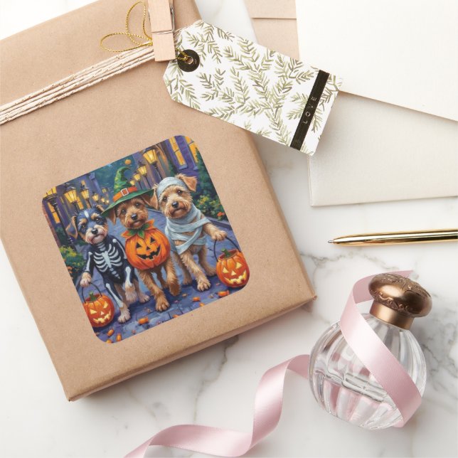 Pegatina Cuadrada Disfraces de Halloween para perros Lowchen haciend (Regalar)