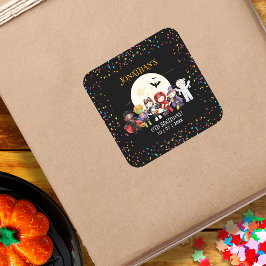 Pegatina Cuadrada Divertidos niños de Halloween disfrazan fiesta de