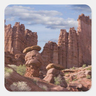 Pegatina Cuadrada EE. UU., Utah. Vista de Fisher Towers. Créditos: D