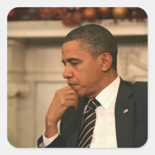 Pegatina Cuadrada El presidente Barack Obama reflexiona mientras se 
