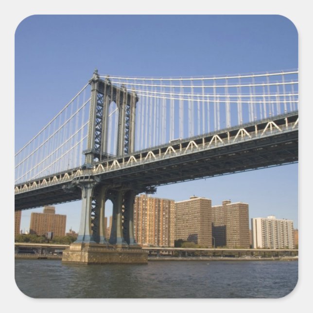 Pegatina Cuadrada El puente de Manhattan que abarca el East River 2 (Anverso)