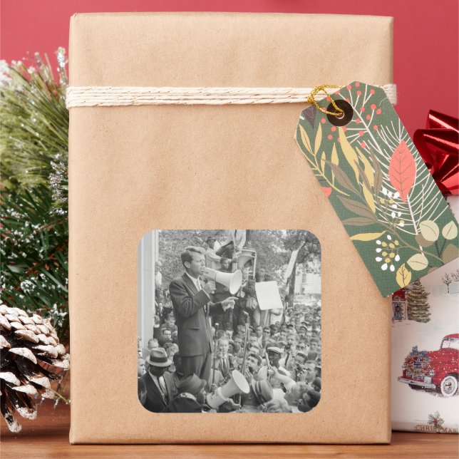 Pegatina Cuadrada El senador Robert Kennedy haciendo campaña por el  (Vacaciones)