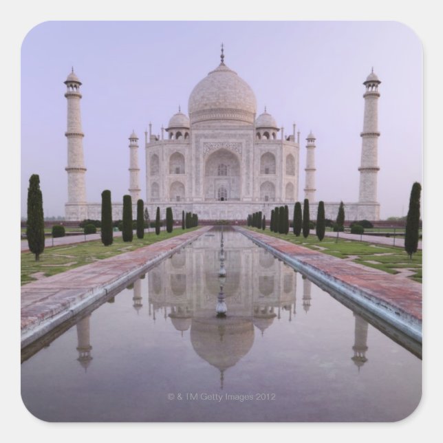 Pegatina Cuadrada el Taj Mahal perfectamente reflejado en la piscina (Anverso)