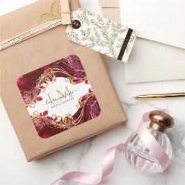 Pegatina Cuadrada Elegant Cherry Red & Gold Monogram Script 