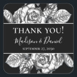 Pegatina Cuadrada Elegante Boda floral blanco negro gracias<br><div class="desc">Estos Pegatinas elegantes de Floral Blanca Negra son elegantes, modernos, modas y encantadores, perfectos para una boda de jardín, botánica, rústica, romántica, floral, formal o vintage. Su exquisita combinación de elegantes rosas blancas y negras y un follaje espeluznante es florida, delicada y hermosa. Su diseño monocromático es impresionante y clásico....</div>