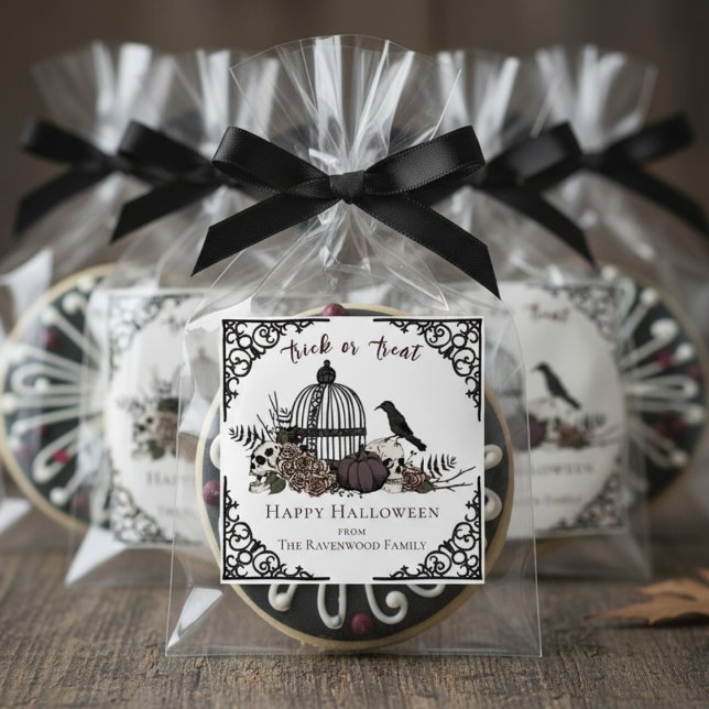 Pegatina Cuadrada Elegante Halloween gótico negro y blanco (Chic Gothic Happy Halloween White Sticker for Fall Party or Trick or Treat Favors. Floral Birdcage)