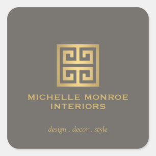Pegatina Cuadrada Elegante logotipo diseñador con llave griega dorad