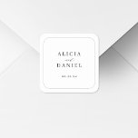 Pegatina Cuadrada Elegante tipografía simple boda blanco y negro<br><div class="desc">Moderno sello para sobres de invitación a la boda minimalista o pegatina de grupos de favores con un elegante y elegante guión de caligrafía de moda de moda con esquinas redondeadas. Fácil de personalizar con tus detalles! Adecuado para bodas románticos clásicos, neutros y con corbata negra. Tenga en cuenta que...</div>