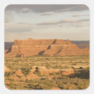 Pegatina Cuadrada Escenario paisaje de desierto invernal en camino h