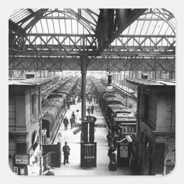 Pegatina Cuadrada Estación de Interiores de Charing Cross, Londres (Anverso)