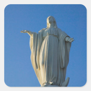 Pegatina Cuadrada estatua de 118 pies de la Virgen María en San