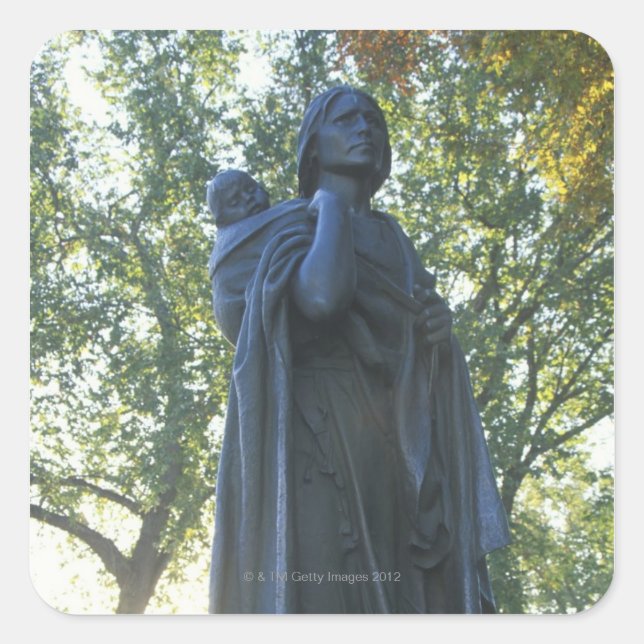 Pegatina Cuadrada 'Estatua de Sacagawea y su hijo, guía sobre (Anverso)