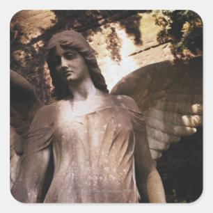 Pegatina Cuadrada Estatua de un ángel en un cementerio
