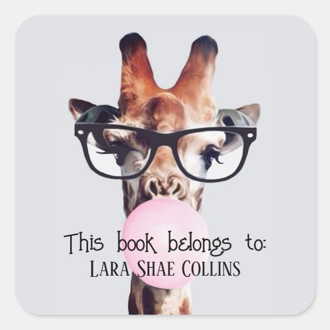 Pegatina Cuadrada Este libro pertenece a Giraffe que sopla chicle (Anverso)