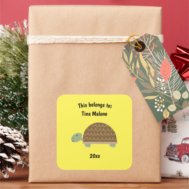 Pegatina Cuadrada Esto pertenece al amarillo de la tortuga de la esc (Vacaciones)