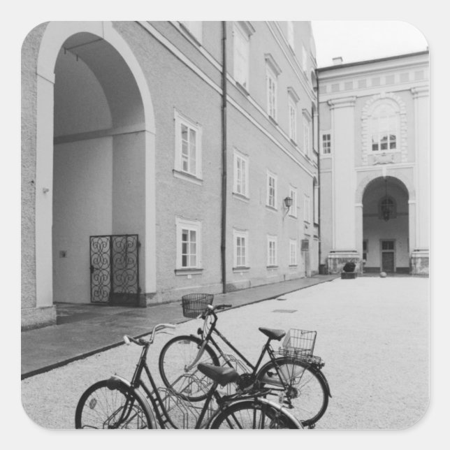 Pegatina Cuadrada Europa, Austria, Salzburgo. Bicicletas en (Anverso)