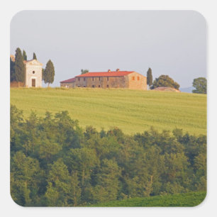 Pegatina Cuadrada Europa; Italia; Toscana, Capilla en la Colina