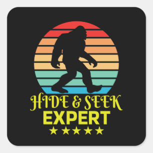 Pegatina Cuadrada Experto en Escondite y Busca Bigfoot Divertido