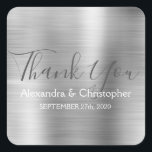 Pegatina Cuadrada Favor de la Boda Plata de Lujo Gracias<br><div class="desc">Boda De Plata Favor De Sello Gracias Pegatina. Este pegatina se puede personalizar para incluir su nombre y fecha de boda y se puede usar para sellar sus invitaciones a la boda o bolsos de favores. Póngase en contacto con el diseñador si desea que coincidan con los elementos.</div>