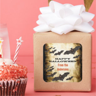 Pegatina Cuadrada Felices murciélagos de Halloween y pergamino quema