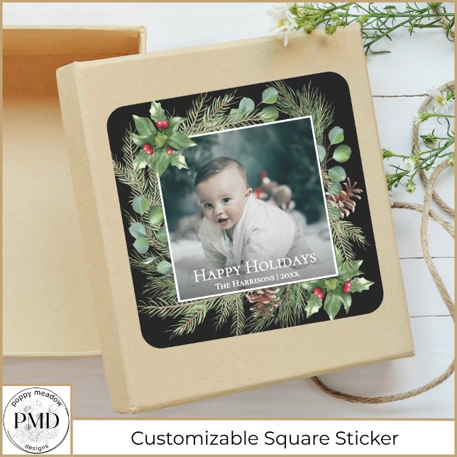 Pegatina Cuadrada Felicidades Photo Corona Verdor  (Happy Holidays Baby Photo Wreath Greenery Botanical Christmas Square Sticker with Name, Year.)