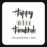Pegatina Cuadrada Feliz Hanukkah Velas azul personalizado amarillo<br><div class="desc">Selle su correo Hanukkah o su regalo para las vacaciones con estos graciosos pegatinas que presentan "Hanukkah feliz" en la moderna tipografía cepillada y una decoración de velas en amarillo y azul. Añadir su nombre o mensaje usando la plantilla</div>