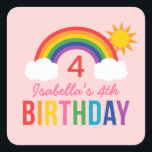 Pegatina Cuadrada Fiesta de cumpleaños de chicas rosadas con cielo a<br><div class="desc">Este magnífico pegatina de la fiesta de cumpleaños de chica ofrece un colorido diseño arcoiris brillante con nubes esponjosas y sol de verano. Personalice con el nombre y año de cumpleaños de su hijo. Fondo rosa claro con colores arcoiris cincelados: rojo, naranja, amarillo, rosa caliente, verde, verde azulado, azul real...</div>