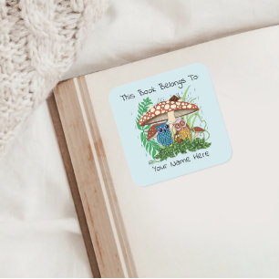 Pegatina Cuadrada Folleto de lluvias en hongos de la familia Cute Ow