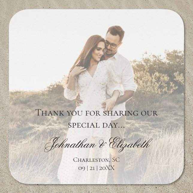 Pegatina Cuadrada Foto moderna con Boda superpuesto (Modern Photo and Overlay Wedding Favor Stickers)