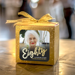 Pegatina Cuadrada Fotos de cumpleaños de 80 guiones de color dorado