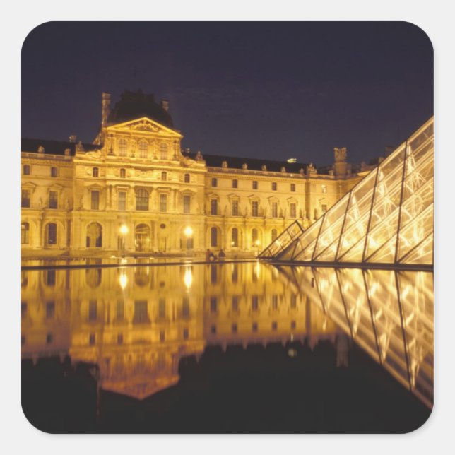Pegatina Cuadrada Francia, París, museo Louvre de noche. (Anverso)