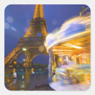Pegatina Cuadrada Francia, París. Torre Eiffel en antiniebla ilumin