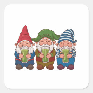 Pegatina Cuadrada Gnomos Divertidos Sosteniendo una Bebida de Matcha