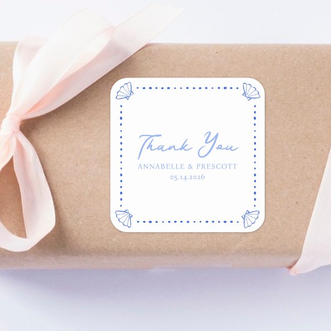 Pegatina Cuadrada Gracias Boda de borde de Shell de Moda costera (Perfect for a coastal wedding, these blue & white favor tags complete your seaside soiree.)