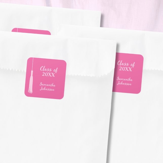 Pegatina Cuadrada Graduación de Tassel de Moda Hot Pink de moda (Trendy Hot Pink Chic Grad Tassel Graduation Square Sticker grad party favor)