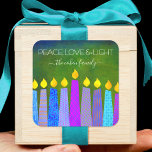 Pegatina Cuadrada Green Hanukkah Blue Boho Velas de Paz Luz de Amor<br><div class="desc">"Paz, amor y luz". Un ilustracion juguetón, moderno y artístico de velas de patrón boho te ayuda a iniciar las vacaciones de Hanukkah. Las variadas velas azules con coloridos estampados de Relieve metalizado falso cubren un fondo rico y verde y texturado. Sienta el calor y la alegría de la temporada...</div>