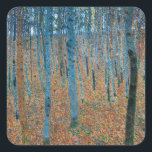 Pegatina Cuadrada Gustav Klimt Beech Tree Forest Grove<br><div class="desc">Se basa en obras de arte clásicas de pintura natural de Gustav Klimt, Beech Grove 1, 1902. La obra representa un denso bosque de abedules altos y delgados, con troncos pálidos marcados por líneas oscuras y verticales. El follaje está pintado en tonos azules, verdes y amarillos, lo que añade una...</div>