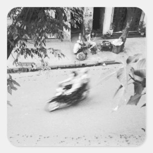 Pegatina Cuadrada Hanoi Vietnam, Motocicleta en el antiguo Hanoi