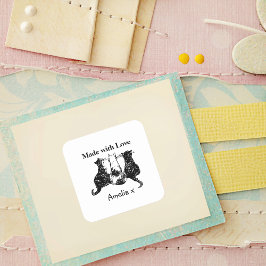 Pegatina Cuadrada Hecho con amor gatos adorables