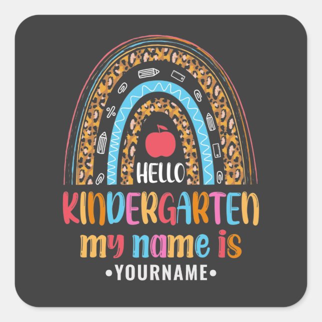 Pegatina Cuadrada Hello Kindergarten Rainbow First Day of School (Anverso)