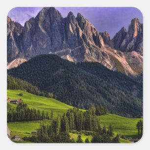 Pegatina Cuadrada Hermosa iglesia solitaria de St. Maddalena