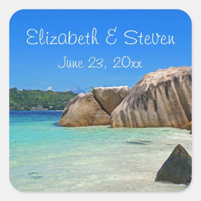 Pegatina Cuadrada Hermoso mar tropical con costa cubierta de roca (Anverso)