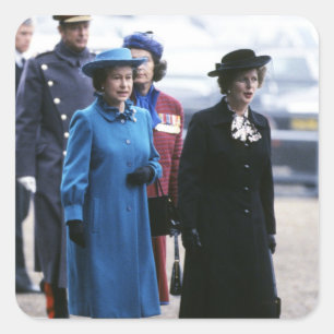 Pegatina Cuadrada HM Queen Elizabeth II-Margaret Thatcher