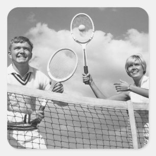 Pegatina Cuadrada Hombre y mujer que juegan a tenis