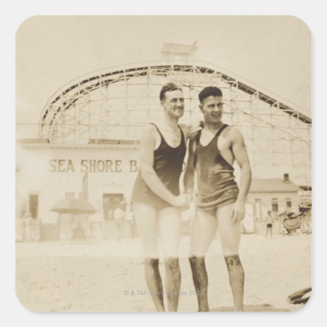 Pegatina Cuadrada Hombres que se colocan en la playa (Anverso)